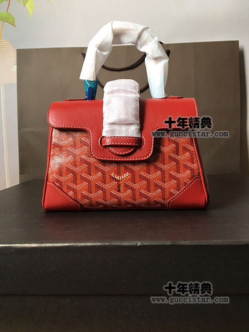 戈雅西贡包手感细腻 轻便耐磨