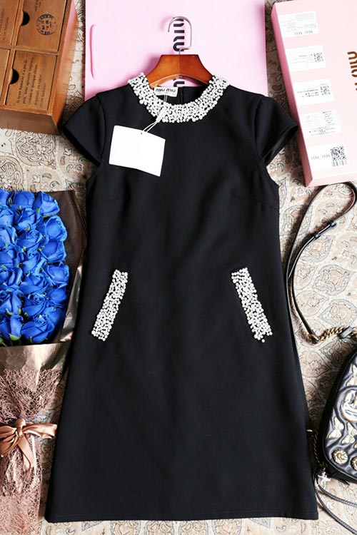 外贸原单MiuMi连衣裙 喜欢这种简洁大方的缪缪连衣裙
