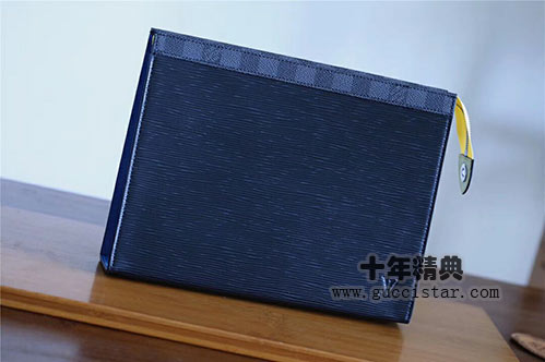 lv水波纹手拿包 2019新款POCHETTE VOYAGE中号手袋