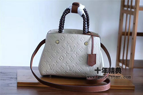 白色全皮蒙田包 编织MONTAIGNE中号手袋M53940
