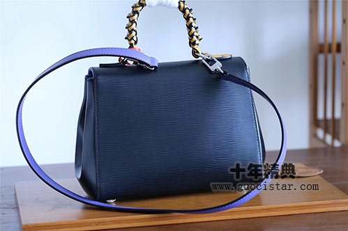 CLUNY MM小号手袋 水波纹牛皮 编织手腕M55215
