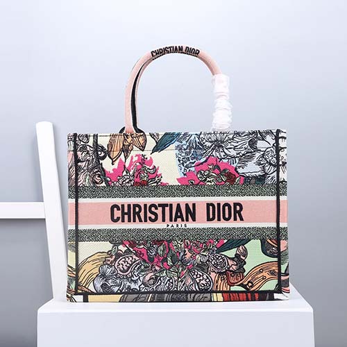 Dior book tote芙蓉花系列饰以色彩柔和的多色条纹刺绣
