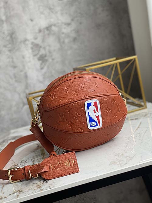 LVxNBA SEASON匠心呈献Ball in Basket手袋M57974篮球